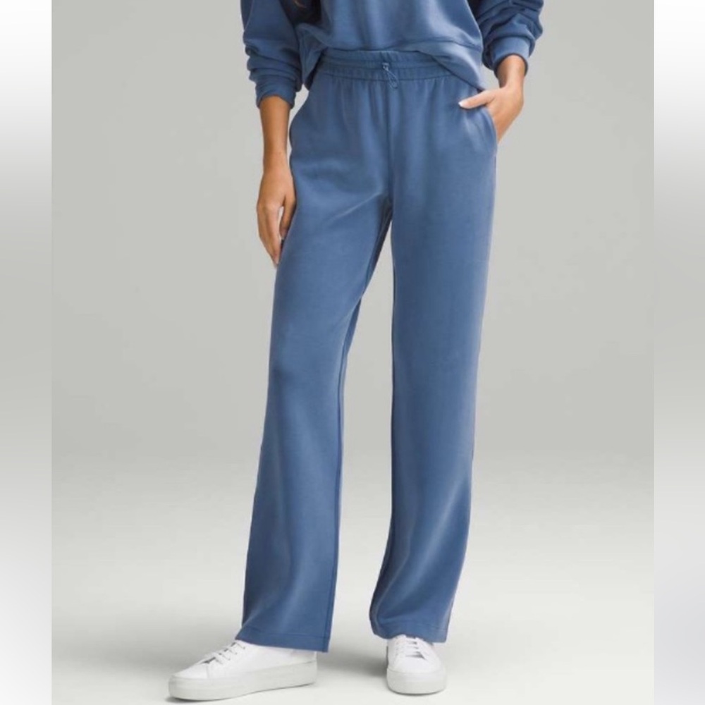 lululemon athletica high rise softstreme pants in color Pitch Blue sz 6